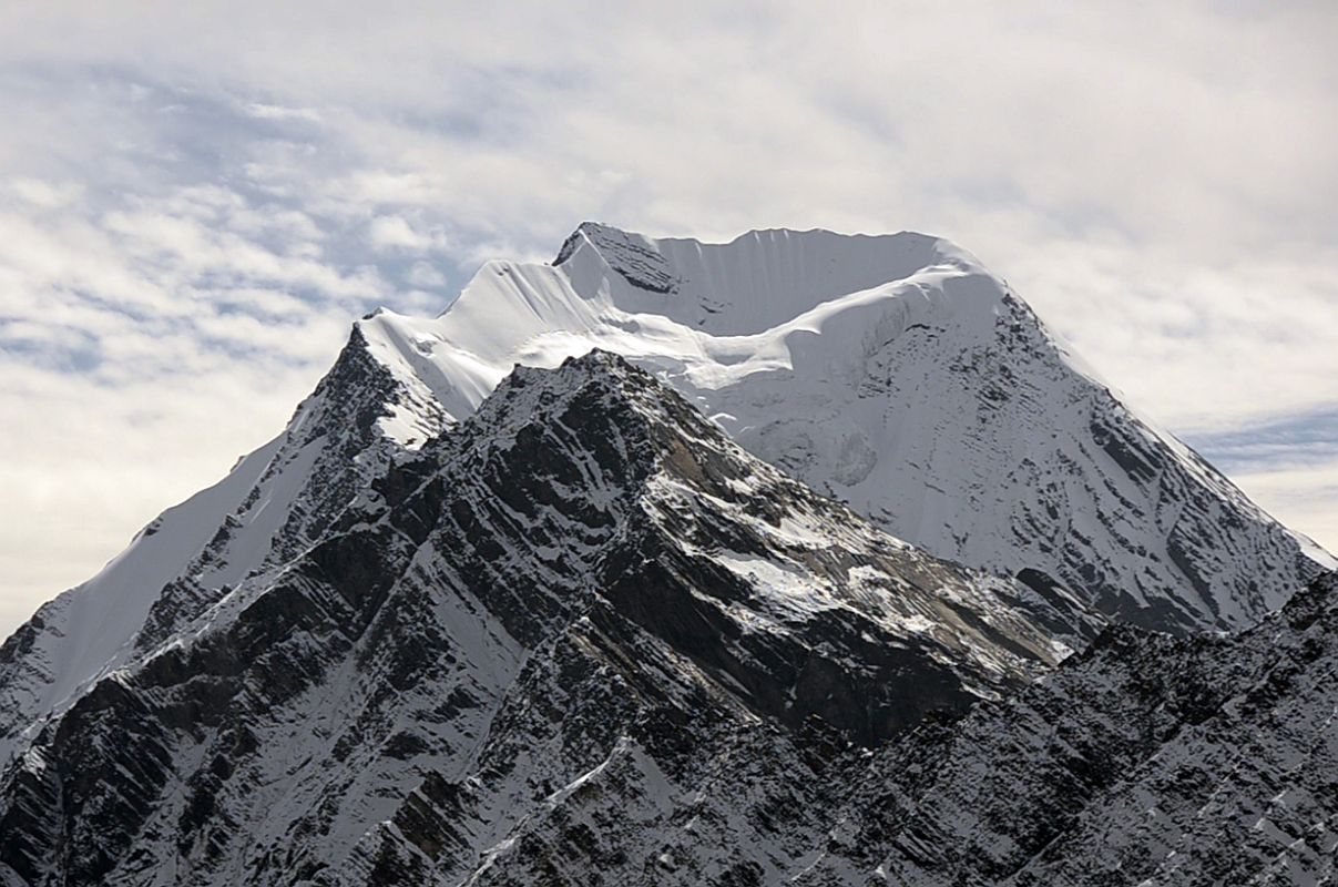 04 Pisang Peak From The Trail From Nar Village To The Kang La 